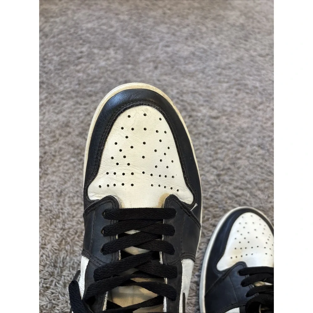 Nike Air Jordan 1 Retro High OG Mocha 55508-105 - Pre Owned Size 11